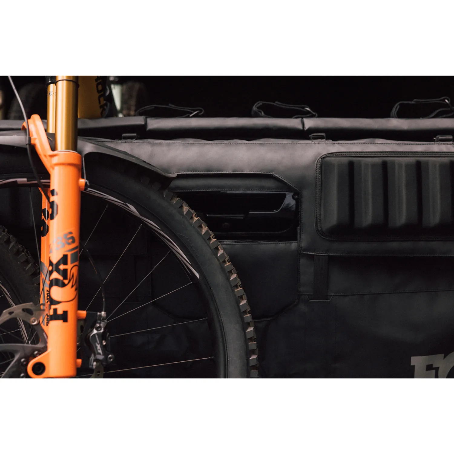 Coussin pour camionnette Fox Mission Tailgate Pad Full-size – Image 4